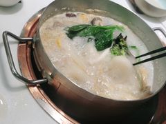 -洪氏嗨捞·猪肚鸡火锅(阳光天地店)