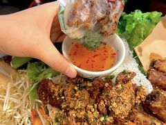 -大头虾越式风味餐厅(光明广场店)