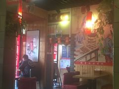 -愉肴麻辣香锅(中山路店)