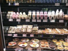 面包甜点陈列柜-巴黎贝甜(凯德MALL望京店)