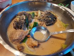 -Chom Cafe and Restaurant