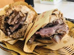-洪峰浩老北京烧饼夹肉(角门路店)