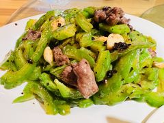 凉瓜炒牛肉-聚丰农庄