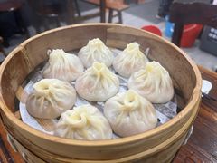 -莱莱小笼·乔艾