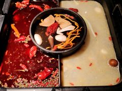 -老牌坊云南鱼豆花火锅(哈西万达店)