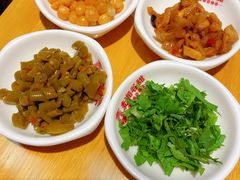 -呷佬·长沙手工米粉(金沙江路店)