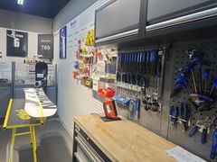 -迪卡侬(西三旗店)