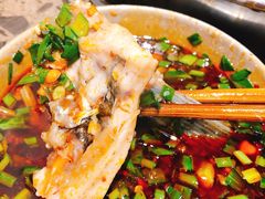 -肖肖酸萝卜鱼火锅(总店)