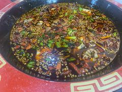 -烧哥美蛙肥肠鱼火锅·十五年社区店