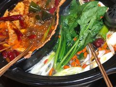 鸳鸯锅-灌县老妈砂锅串串香(万科红生活广场店)