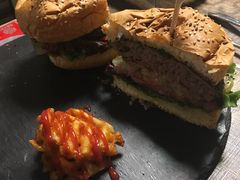 -HIGH FIVE哈福手工汉堡(桂林路店)