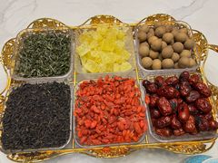 -三江源美食城
