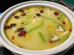 鲍鱼鸡煲-金龙·打边炉(南京西路店)