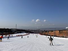 -采薇庄园四季滑雪场