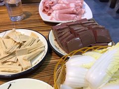 -重庆万州烤鱼(鼎好鱼餐饮临港宝龙店)