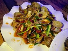 -亚龙湾亚泰商业街