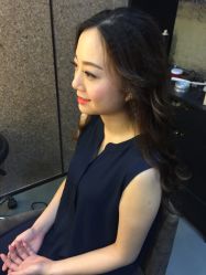 -现代经典婚纱摄影