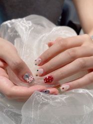 -丽心自助美甲美睫