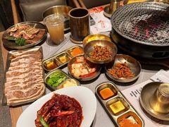 -草家酱蟹炭火烤肉店(珲春南路一店)