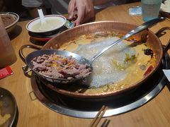 -洱火云南酸菜牛肉火锅(石景山当代商城店)