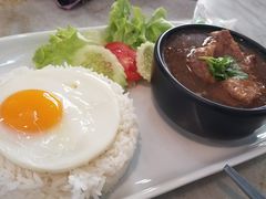 -邢泰记