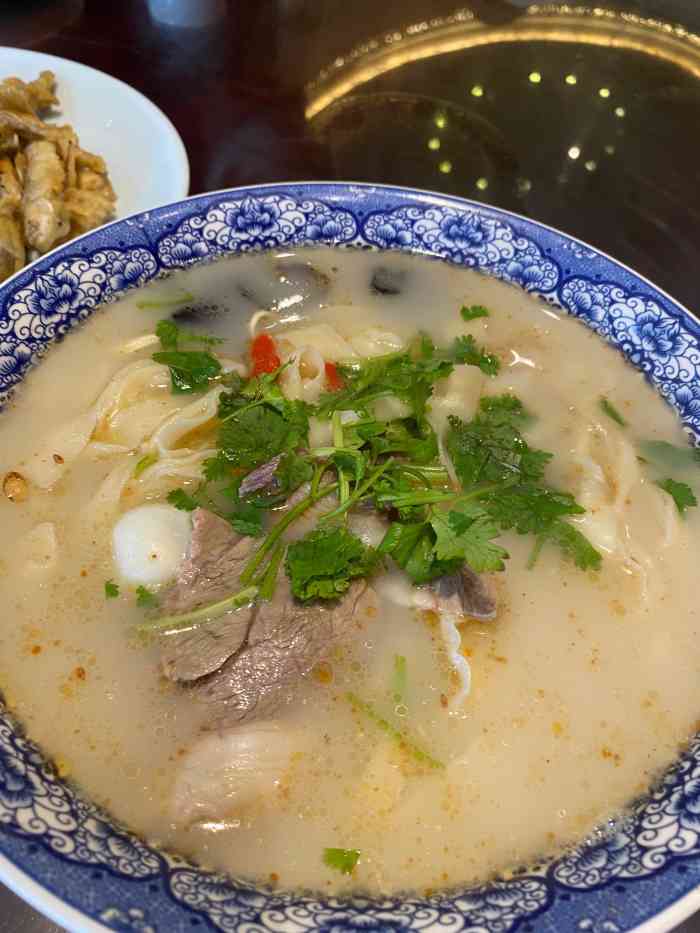 裕丰源(郑东新区店)-"姨妈选的店面,说是郑州做的比较正的烩面馆.