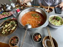 -苗阿哥酸汤牛肉火锅(体育场店)