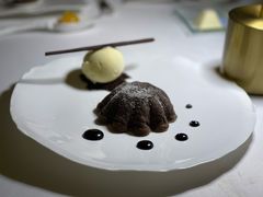 巧克力蛋糕配香草冰淇淋-Jean Georges