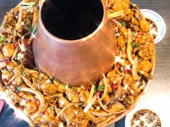 -炉小二铜锅牛蛙•川湘菜(三里屯店)