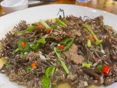 猫爪菇炒牛肉-下梅人家土菜馆(历史文化餐厅度假区店)