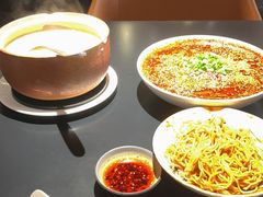 -麻六记(凤凰汇店)