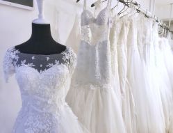 -Flora婚纱礼服定制租赁店