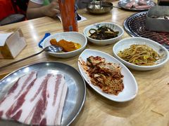 -牛信亭韩国料理·炭火烤肉(紫藤路店)