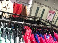 -唯品会(北京国瑞城店)