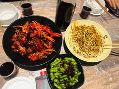 -巴厘龙虾·榜首油焖大虾(音乐学院·沿江酒馆店)
