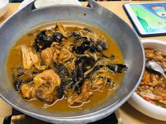 小鸡炖蘑菇-关东小磨东北菜(上海长风大悦城店)