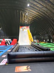 -失重星球乐园·蹦床馆(欢乐谷店)