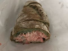 草莓飞鱼籽面包-Let's Taipei 非常烘焙(太古里店)