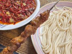 -歹歹的加个面过油肉拌面