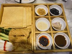 山东煎饼-城南往事·鲁菜·烤鸭(世茂宽厚里·大明湖店)