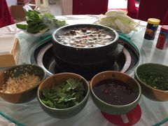 松茸石锅鸡-南渝食府.墨脱石锅松茸鸡