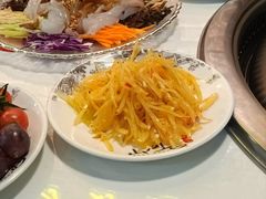 -哈尔滨烧烤·山河村铁锅炖(交大店)