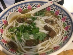 -鑫花溪牛肉米粉(人民广场店)