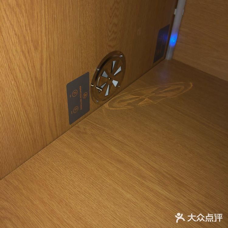 转机太困了，租了五小时人名币三百八十多块，环境还可以