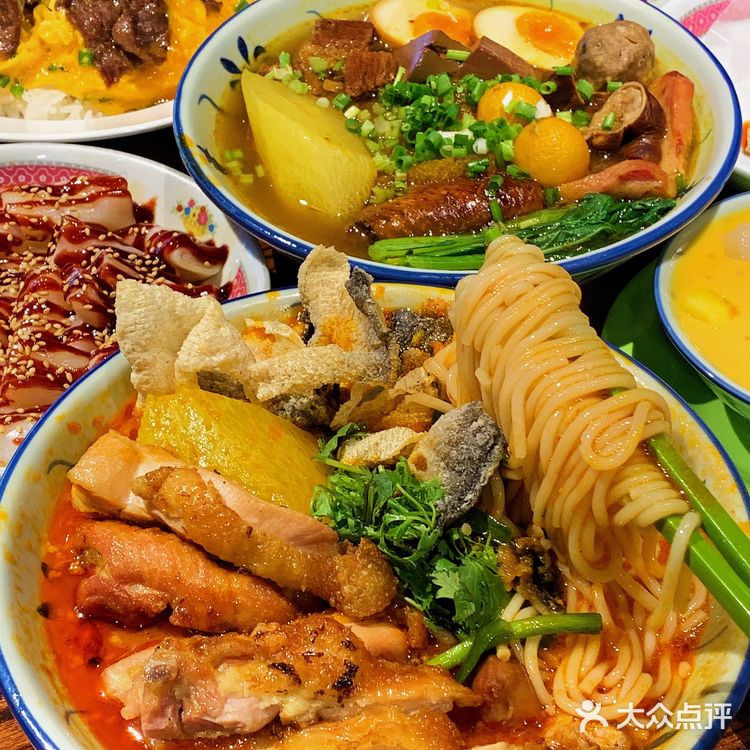 不去🇭🇰也能吃正宗车仔面 鸡排肥汁米线太香！