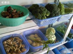 青菜列队-银同牦牛肉火锅