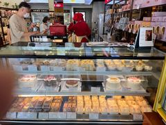 面包甜点陈列柜-红宝石·鲜奶小方·海派西点房(丰庄店)