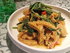 -巴特餐饮6加1音乐餐吧·新疆菜