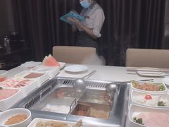 -海底捞火锅鲜切牛肉主题店(长寿路店)