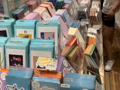 -猫的天空之城概念书店(杭州南宋御街店)